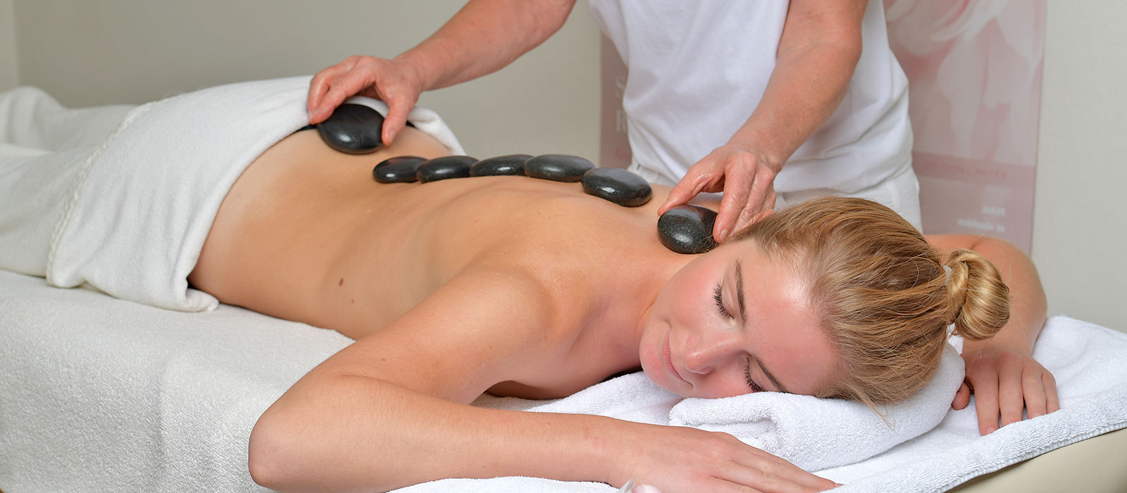 Massagen & Wellnessanwendungen