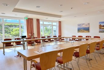 Alpenhof Tagungsraum Neu (2).jpeg