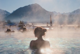 Bergblick_aus_dem_Infinity-Pool.jpg